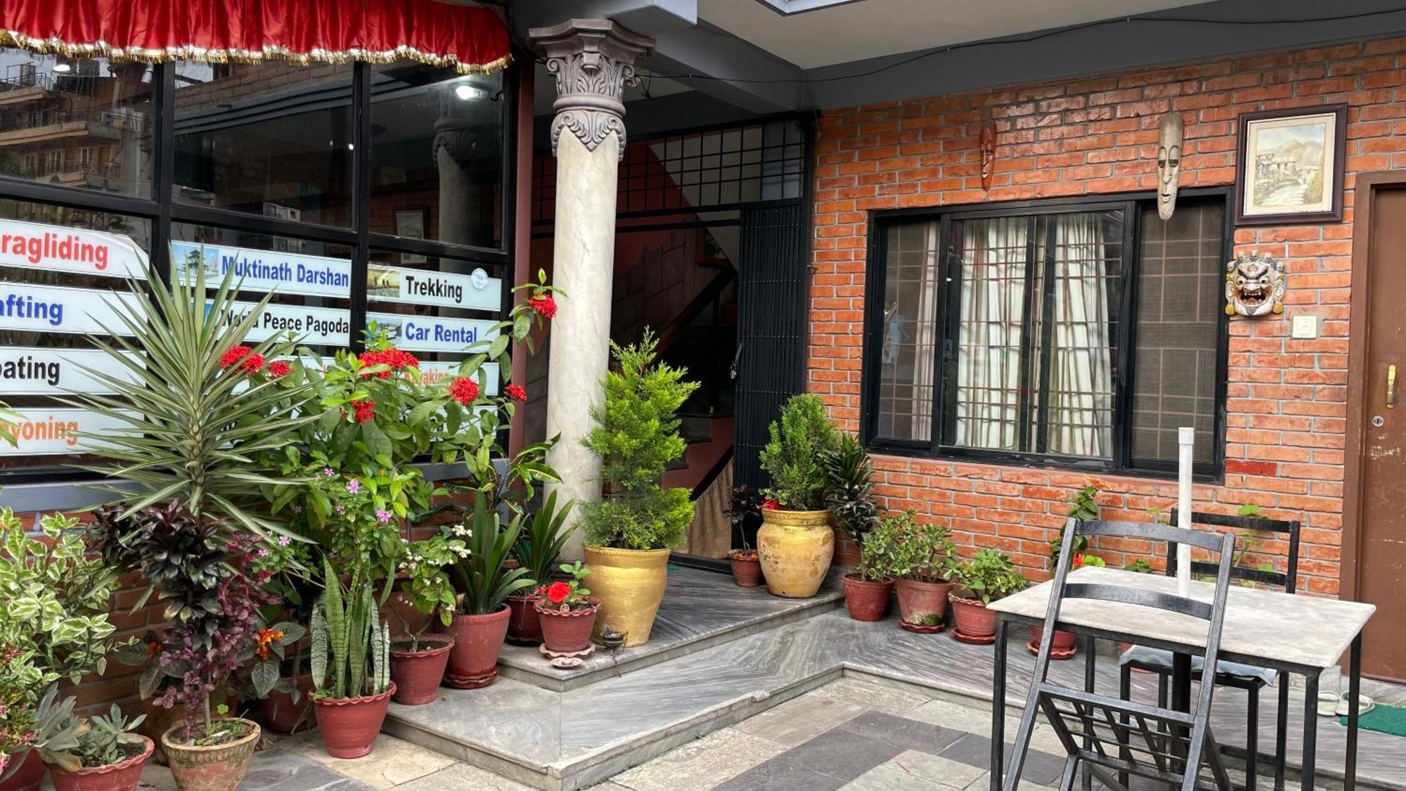 Hotel Hakoniwa Pokhara Esterno foto