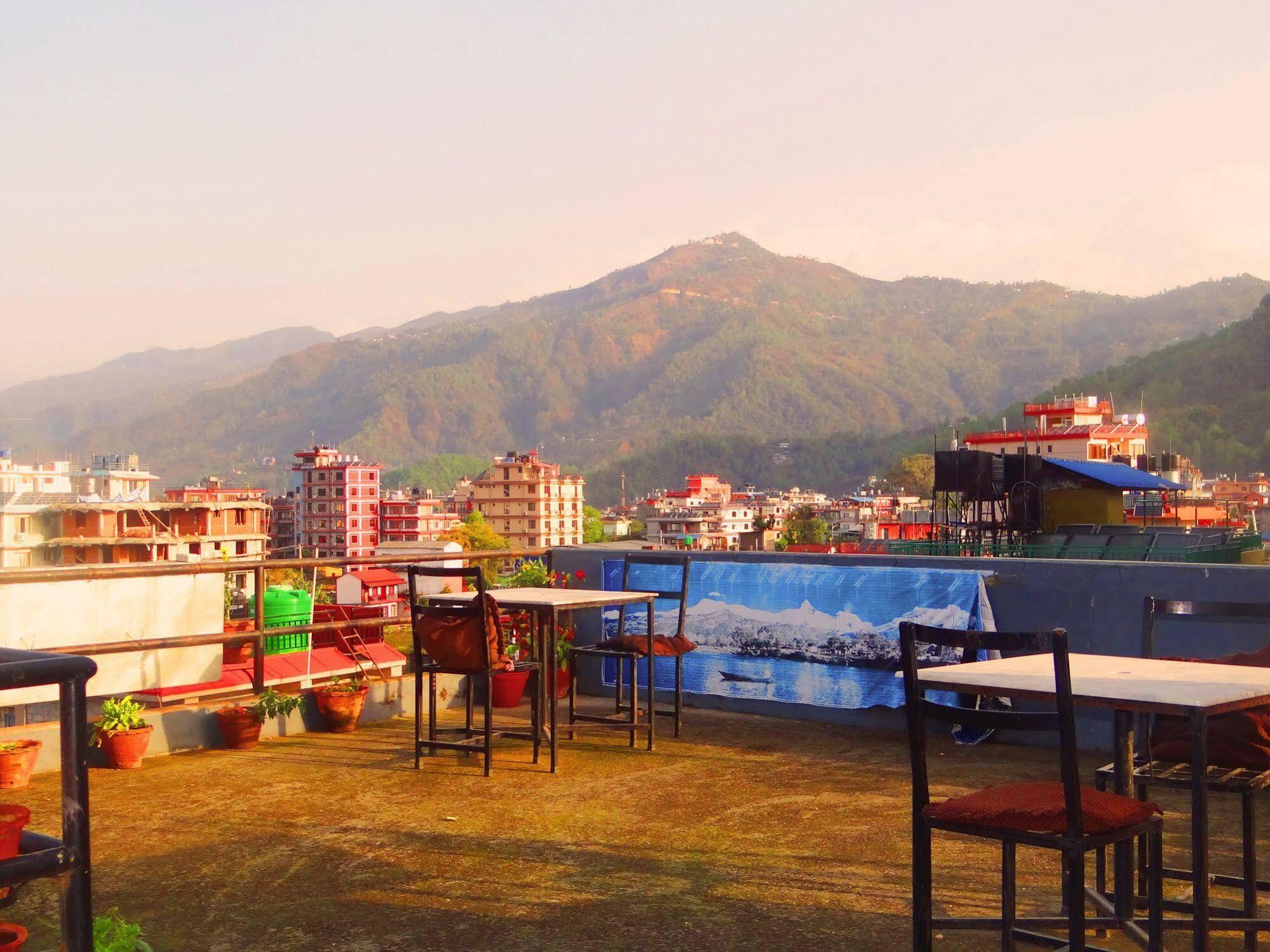 Hotel Hakoniwa Pokhara Esterno foto